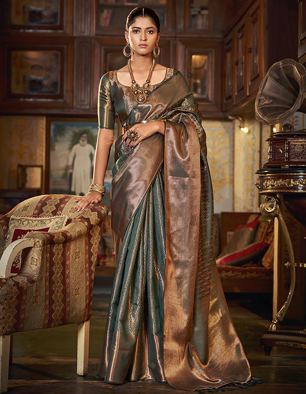 Green Handloom Silk Kanjivaram Saree for Women With Blouse SD27552